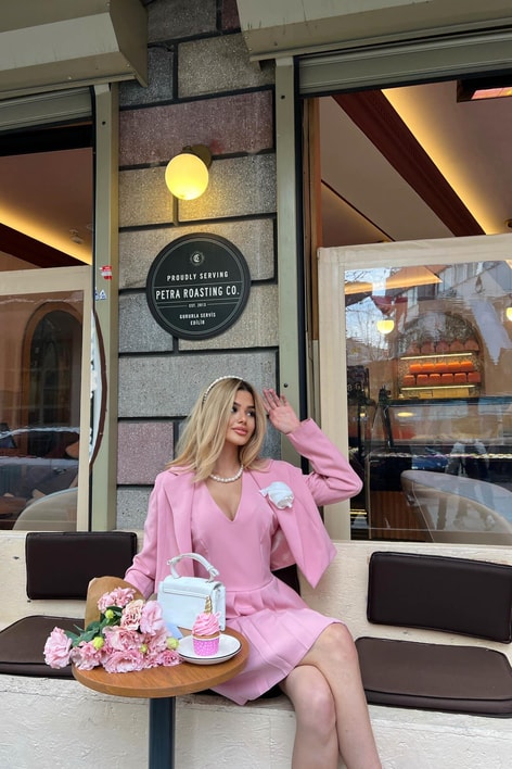 Pileli Gül Detay Elbise Takim Pembe