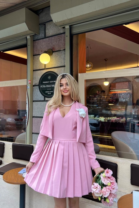 Pileli Gül Detay Elbise Takim Pembe