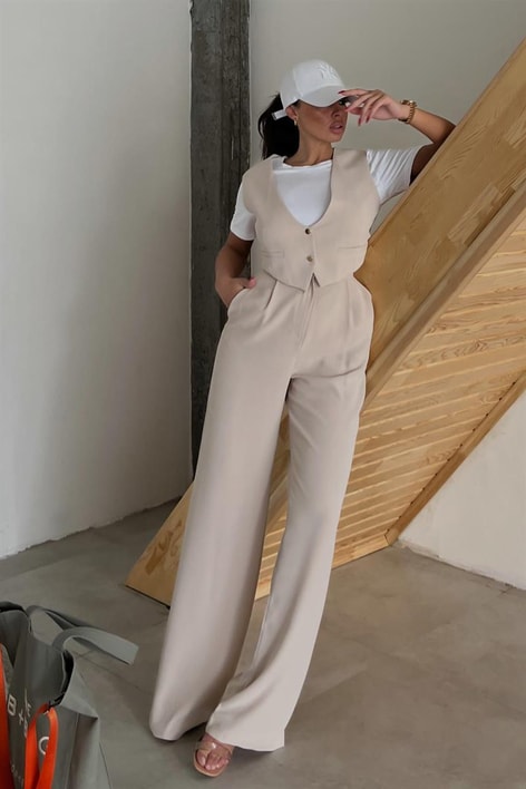 Yelekli Swanky Takım Taş