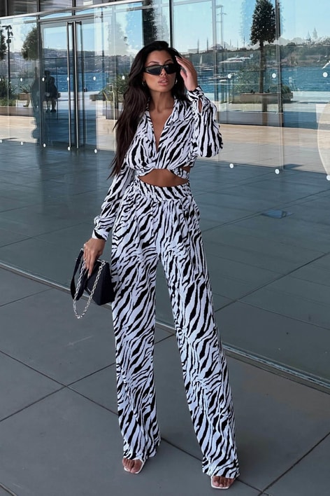 Zebra Desen Piliseli Takım Siyah-Beyaz