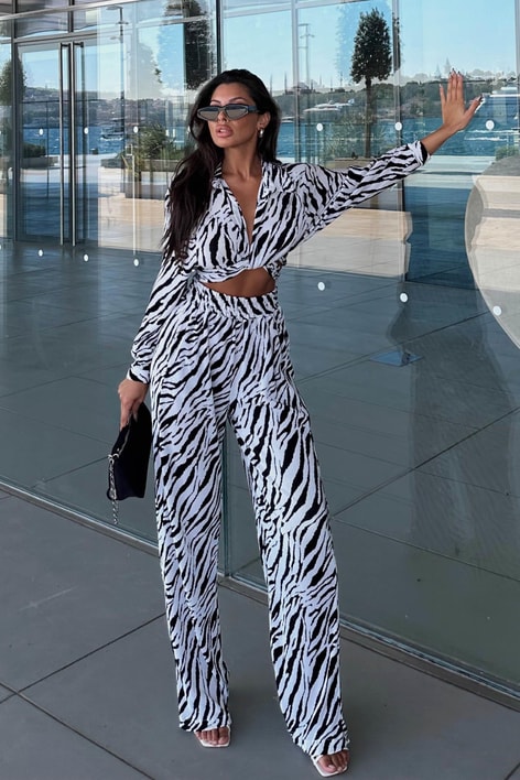 Zebra Desen Piliseli Takım Siyah-Beyaz