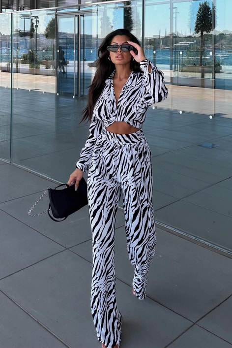 Zebra Desen Piliseli Takım Siyah-Beyaz