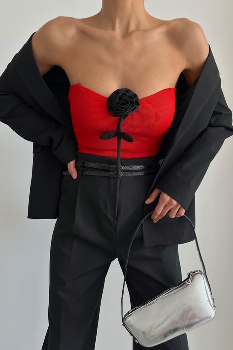 Gül Detaylı Triko Top Kırmızı