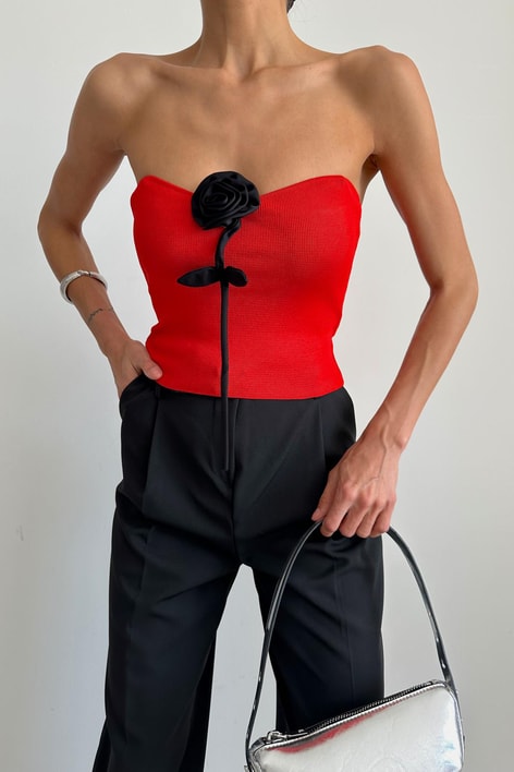 Gül Detaylı Triko Top Kırmızı