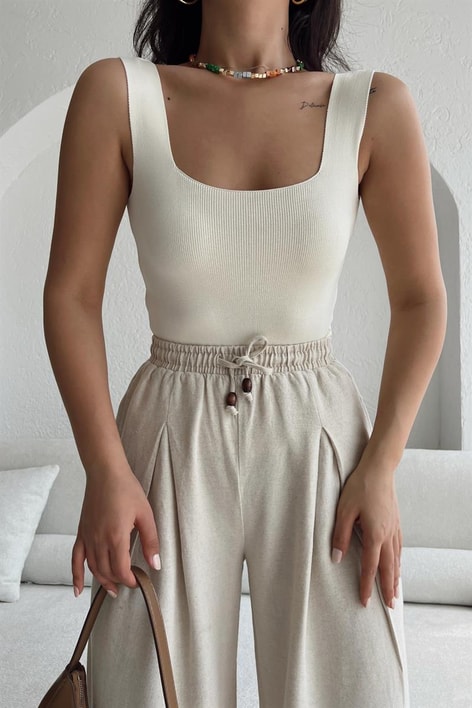 Kalın Askılı Oval Yaka Top Krem