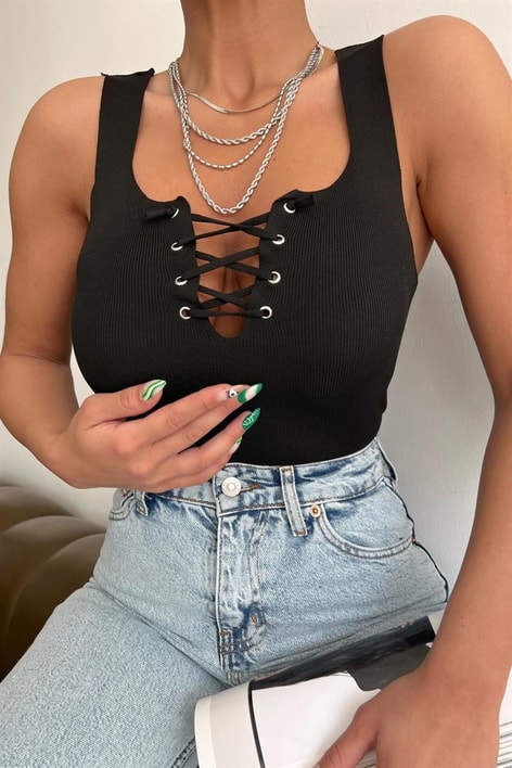 Önü Bağcıklı Basic Top Siyah