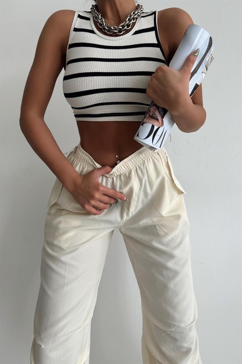 Sıfır Kol Çizigli Crop Top Krem