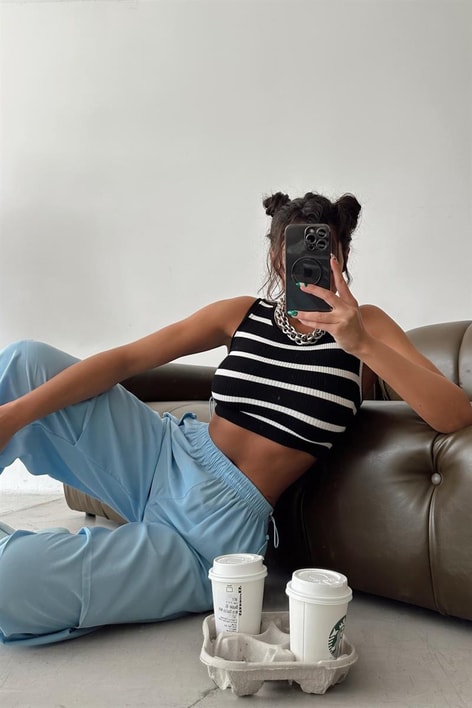 Sıfır Kol Çizigli Crop Top Siyah