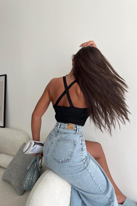 Sırt Dekolteli Şerit Top Siyah