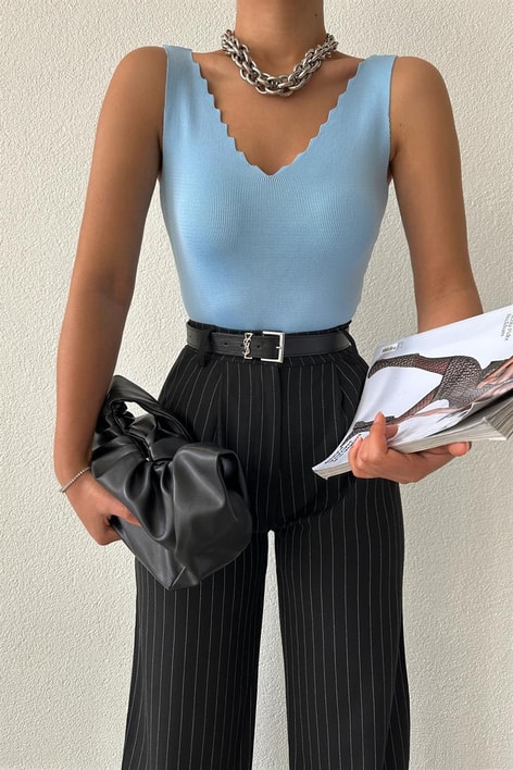Tırtık Yakalı Basic Crop Top Bebe Mavi