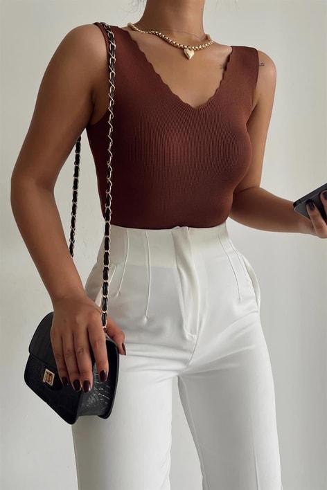 Tırtık Yakalı Basic Top Kahve