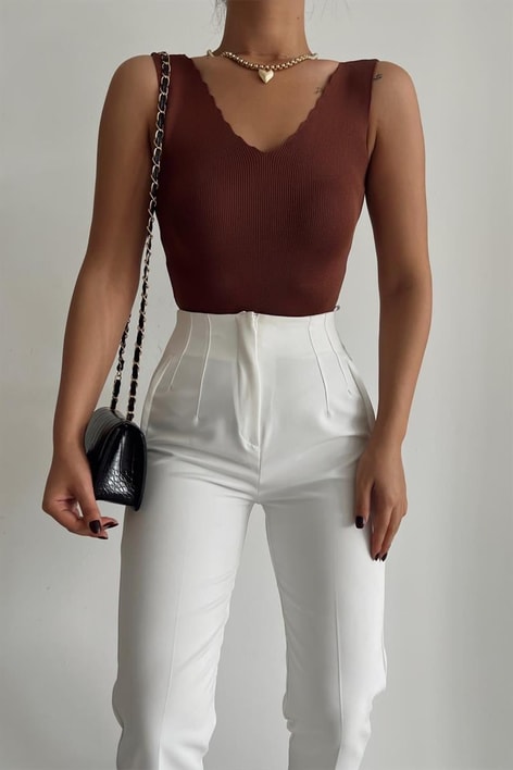 Tırtık Yakalı Basic Top Kahve