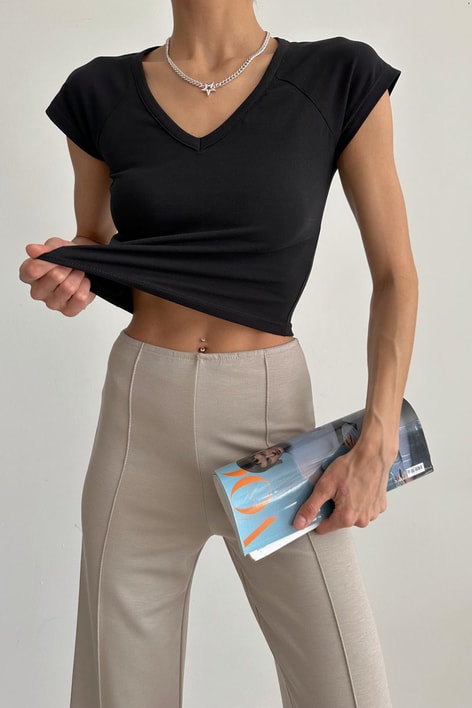 V Yaka Basic Crop Siyah