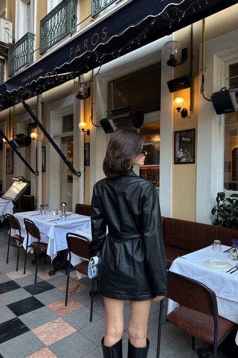 Deri Kapamalı Kısa Trenç Siyah