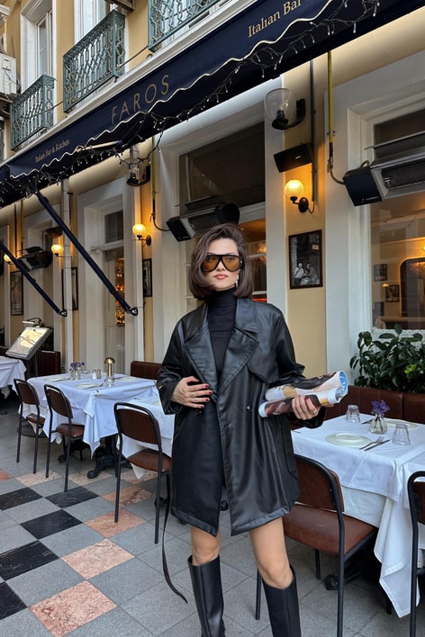 Deri Kapamalı Kısa Trenç Siyah