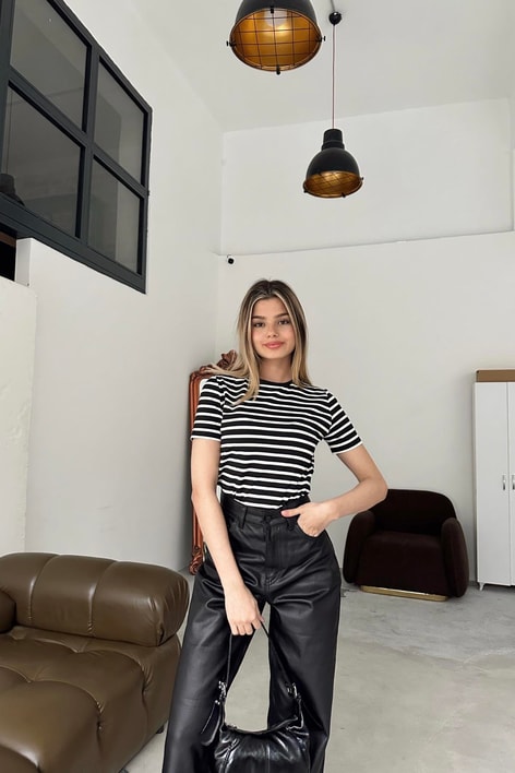 Çizigili Basic Tshirt Siyah