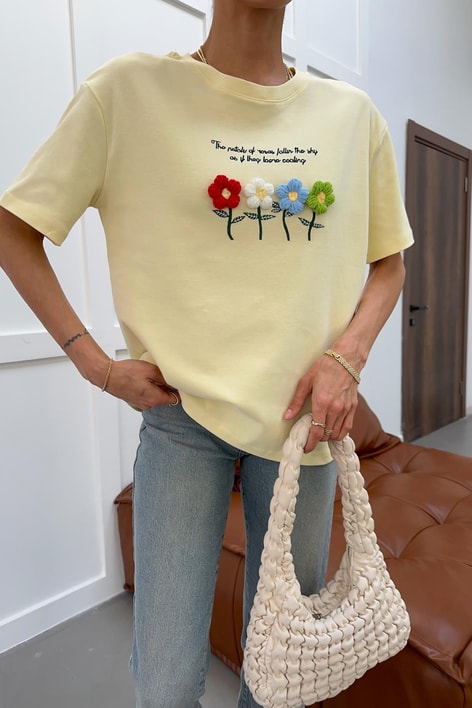 Kabartma Çiçekli Tshirt Sarı