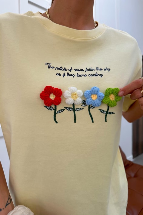 Kabartma Çiçekli Tshirt Sarı