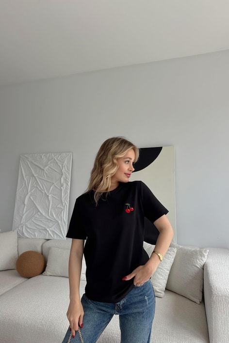 Kiraz Nakış Tshirt Siyah