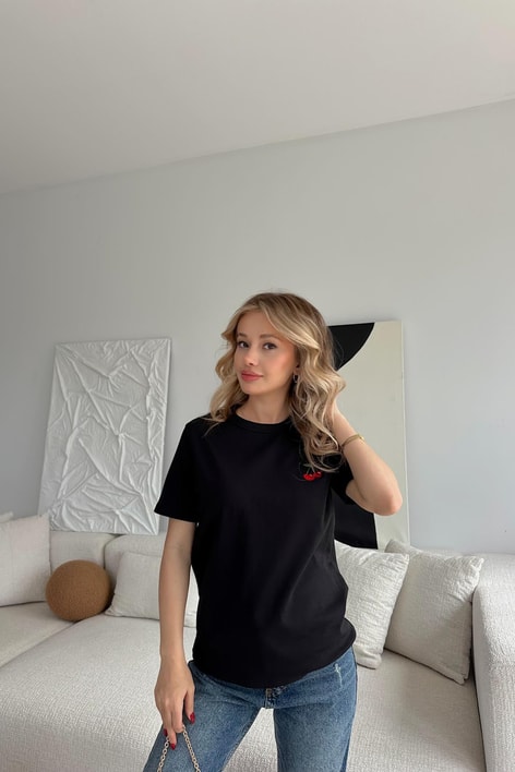 Kiraz Nakış Tshirt Siyah