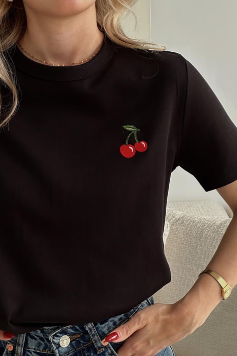 Kiraz Nakış Tshirt Siyah