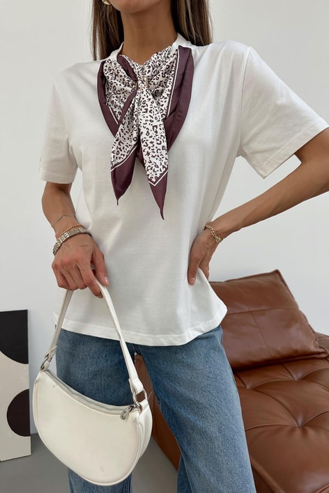 Leopar Desen Fularlı Tshirt Beyaz