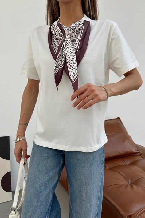 Leopar Desen Fularlı Tshirt Beyaz