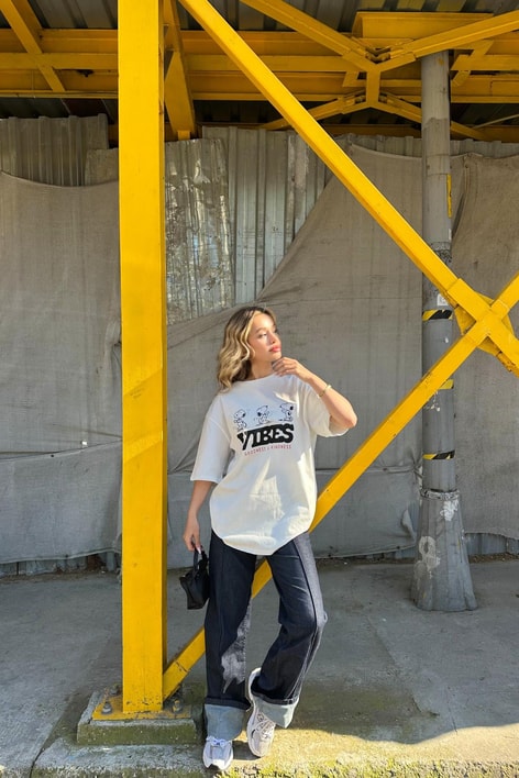 Vıbes Oversize Tshirt Beyaz