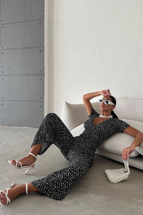 Kruvaze Yaka Begonya Tulum Siyah