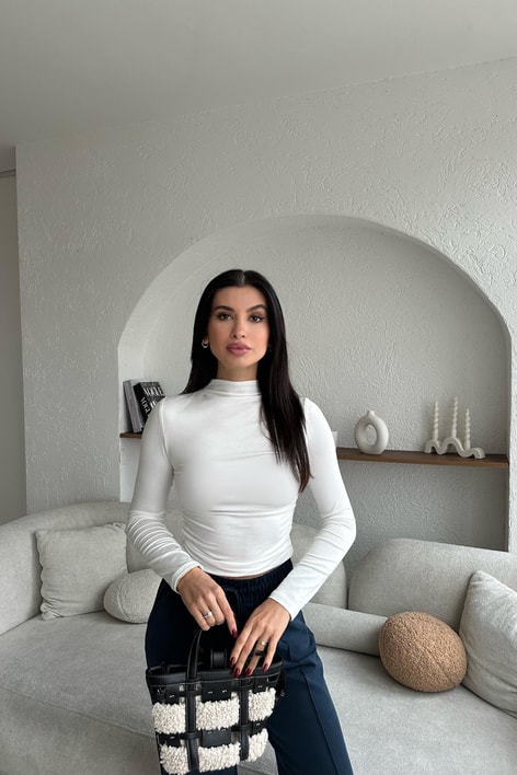 Yan Büzgülü Trend Dik Yaka Bluz Beyaz