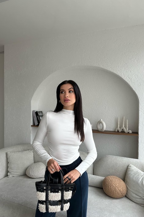 Yan Büzgülü Trend Dik Yaka Bluz Beyaz