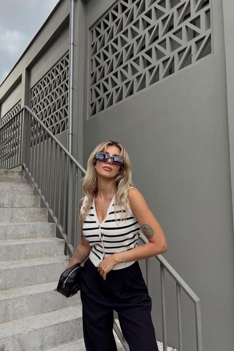 Çizgili Gold Dügme Yelek Krem