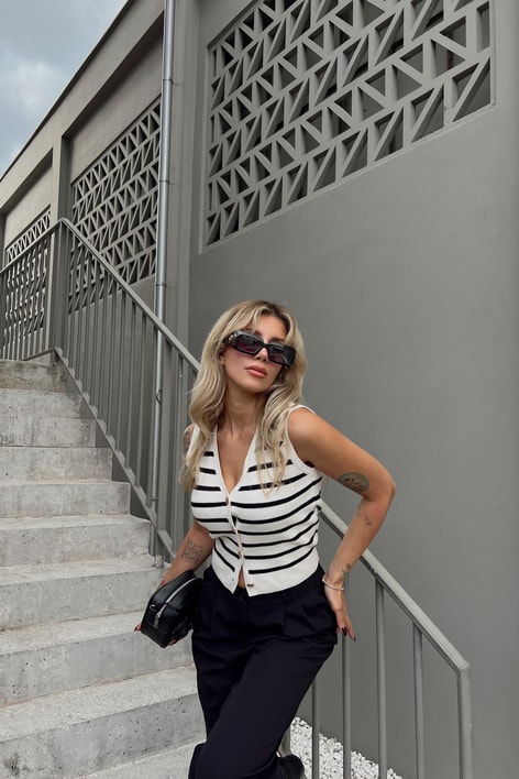 Çizgili Gold Dügme Yelek Krem