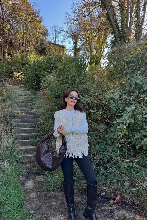 Püsküllü Yelek Ekru