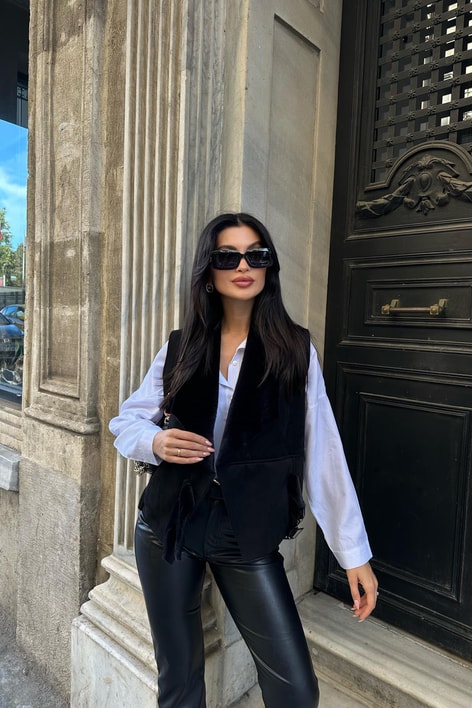 Süet Tokalı Yelek Siyah