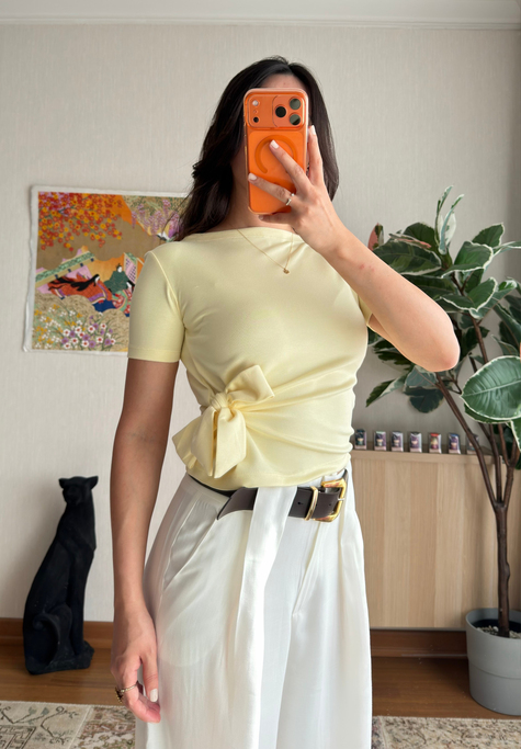 Asira Yan Bağlamalı T-Shirt Sarı
