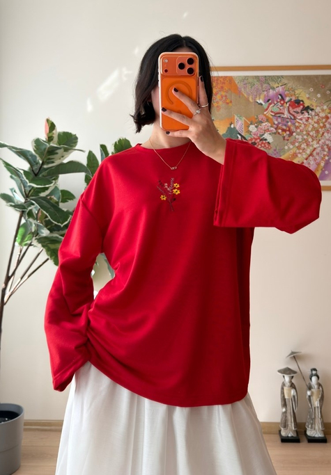Çiçek Nakışlı İspanyol Kol Bluz Kırmızı