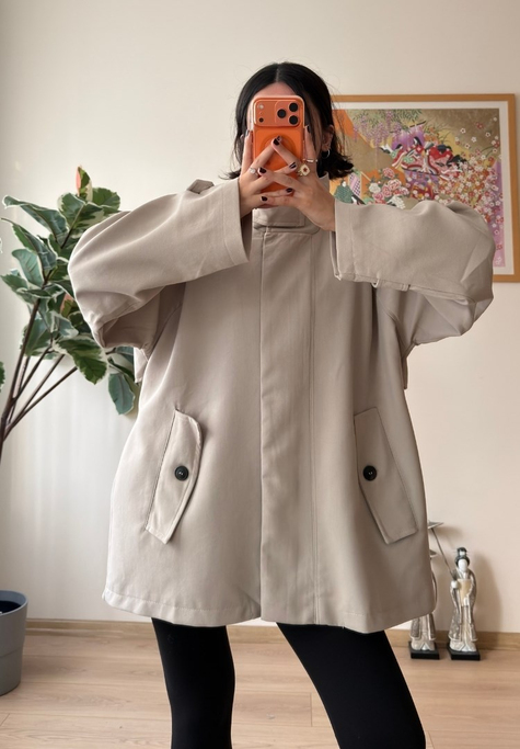 Dik Yaka Cepli Oversize Kısa Trençkot Bej