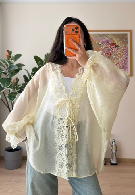 Kinu Dantel Detaylı Bağlamalı Kimono Sarı