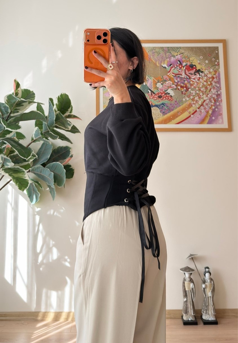 Korse Detaylı Bağcıklı Sweatshirt Siyah