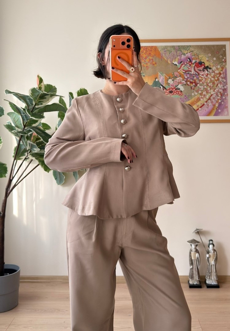 Metal Düğmeli Peplum Ceket Bej