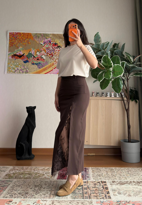 Sarina Dantel Yırtmaçlı Etek Kahve