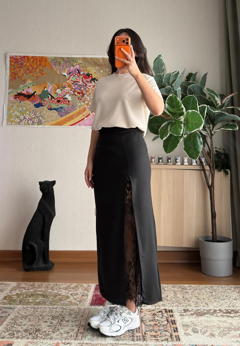 Sarina Dantel Yırtmaçlı Etek Siyah