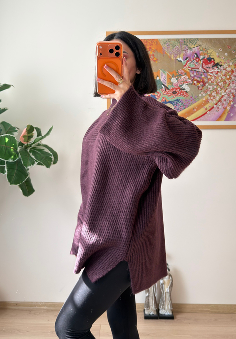 Yırtmaç Detaylı Oversize Triko Kazak Mürdüm