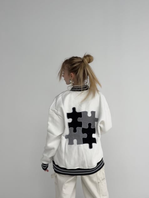 Beyaz Nakış Detaylı Unisex Kolej Ceketi