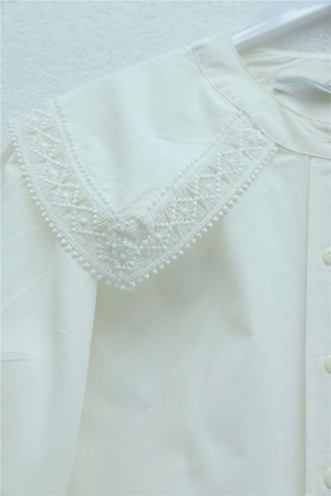Bebe Yaka Dantel Detaylı Düğmeli Poplin Gömlek  -Ekru-Gömlek-364-6023-R07