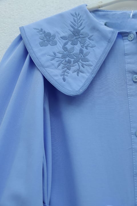 Bebe Yaka Nakışlı Beli Bağlamalı Poplin Gömlek -Mavi-Gömlek-441-4291-R31