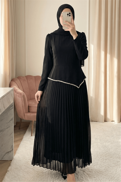 Beli Asimetrik Kesim Taşlı Eteği Pliseli Krep Elbise -Siyah-Elbise-316-4770-R01