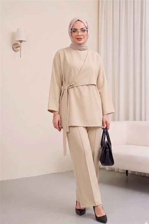Çapraz Bağlamalı Tokalı  Yırtmaçlı Pantolonlu İkili Dabıl Takım -Bej-Takım-349-8085-R56