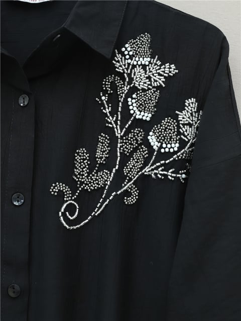 Çiçek Boncuk Desenli Düğmeli Çilek Gömlek -Siyah-Tunik-199-259-R01